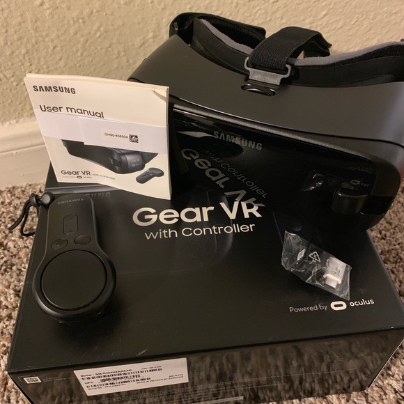 Virtual Reality Goggles with Controller - SOLD - Picture 2 of 3